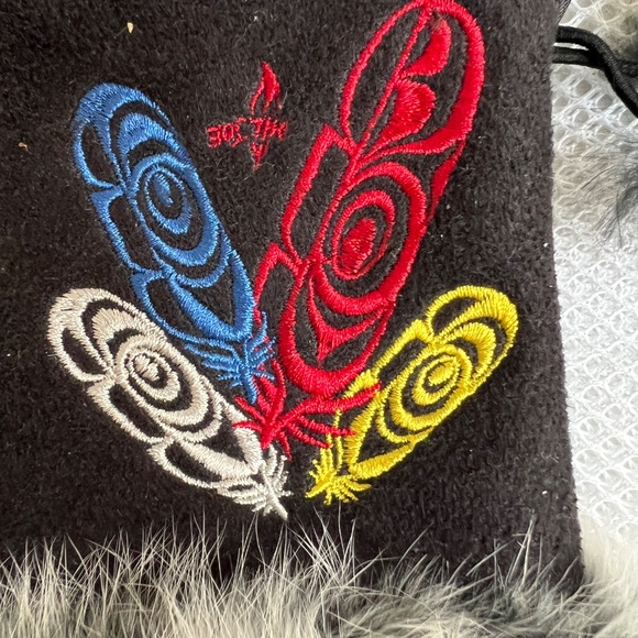 Northwest Spirit Four Feathers Gloves Fur Trim Fingerless Embroidery Lace Up - Picture 2 of 6